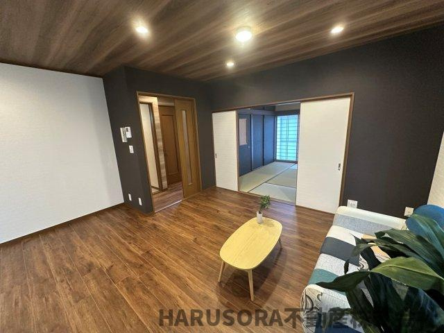 枚方市牧野本町2丁目　2階建の居間・リビング