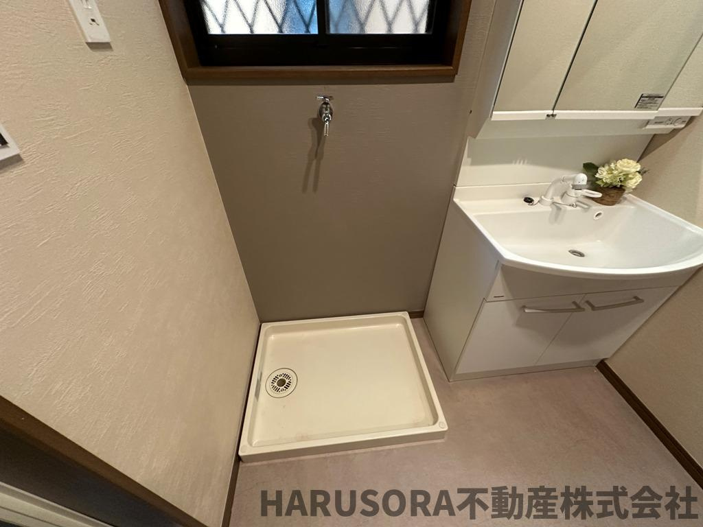 枚方市牧野本町2丁目　2階建のランドリースペース
