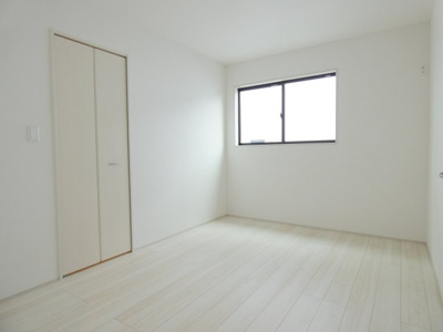 【洋室】 | GRAFARE下野市仁良川2期 | 明るい日差しが差し込む洋室♪