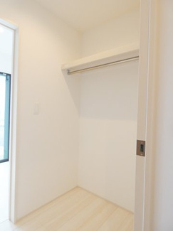 【収納】 | GRAFARE下野市仁良川2期 | サンルーム直結のファミリークローゼット♪