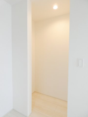 【収納】 | GRAFARE下野市仁良川2期 | 食品や食器の収納に便利なキッチン横パントリー♪