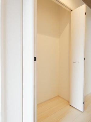 【収納】 | GRAFARE下野市仁良川2期 | 清掃用具等の収納に◎廊下部クローゼット♪