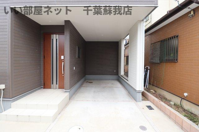 矢作町戸建の駐車場