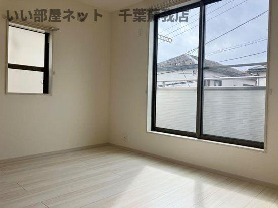 矢作町戸建の寝室