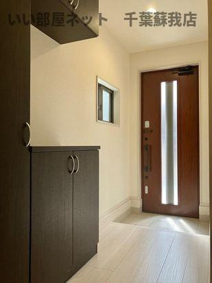 矢作町戸建の玄関