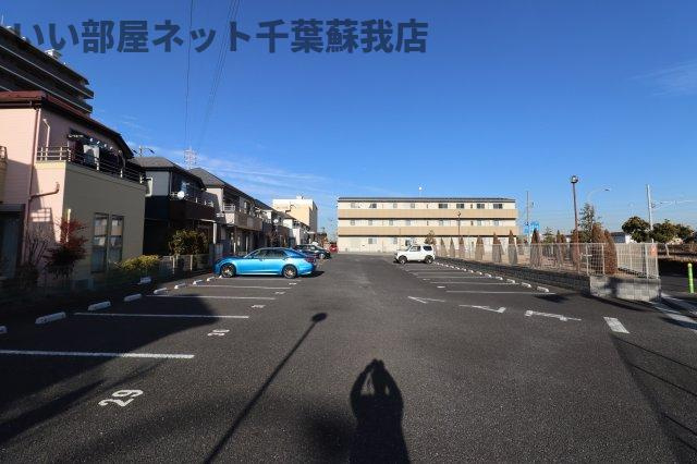 サニーリヴ Bの駐車場|駐車場完備です