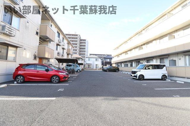 サニーリヴ Bの駐車場|駐車場があります