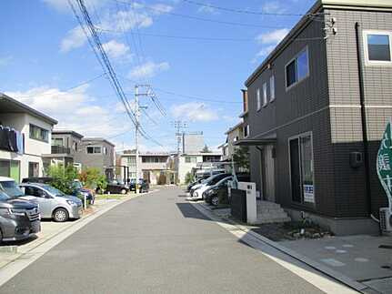 廿日市市大野字早時 グランツォ宮島の前面道路含む現地写真