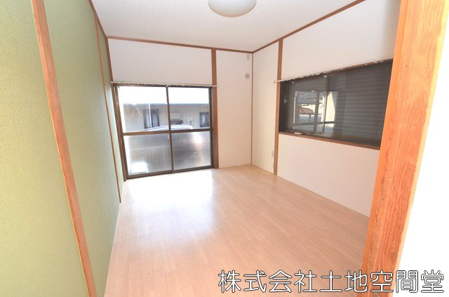 頃末南借家の洋室