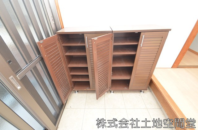 頃末南借家の収納|下駄箱