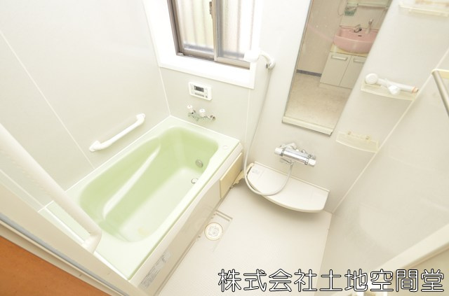 頃末南借家の浴室