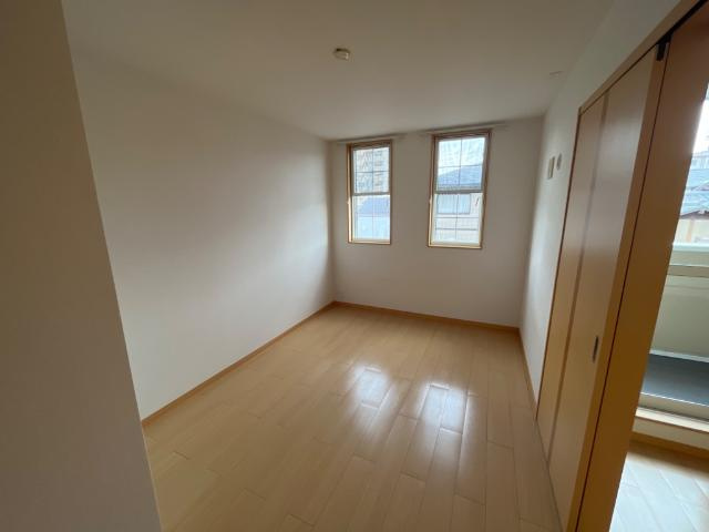 Ｃａｌｍ－Ｅ（カーム　イースト）の内装|洋室