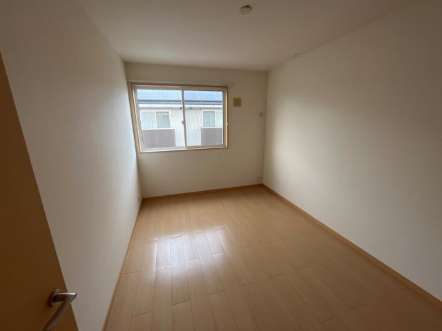 Ｃａｌｍ－Ｅ（カーム　イースト）の寝室|洋室