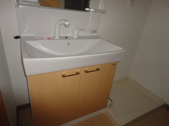 Ｃａｌｍ－Ｅ（カーム　イースト）の洗面所|洗面