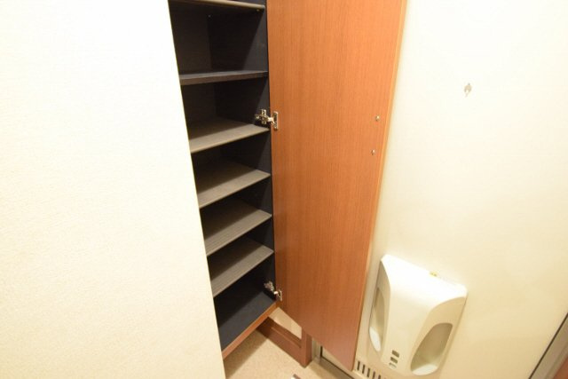 ディアコートの玄関|下駄箱完備