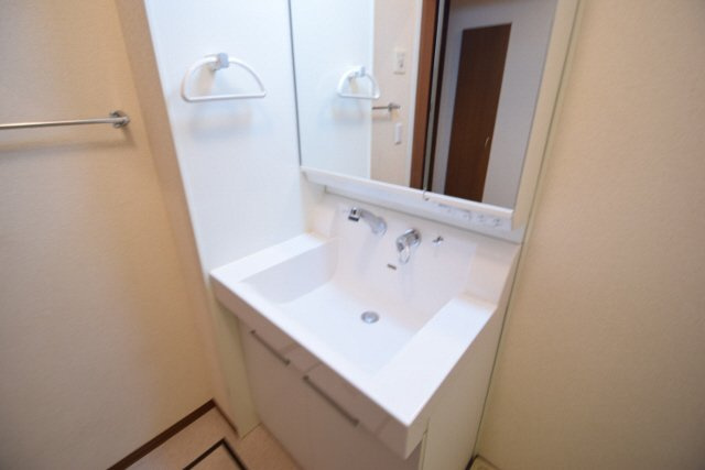 ディアコートの洗面所|シャンプードレッサー付