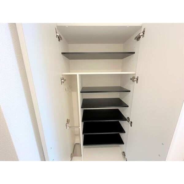 セレニテ新大阪グランデ　シュッドの収納