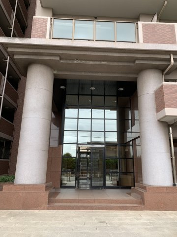 グランプレステージ明石西Ⅱのエントランス