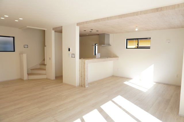 草加市弁天4丁目 新築分譲住宅の居間・リビング