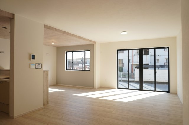 草加市弁天4丁目 新築分譲住宅の居間・リビング