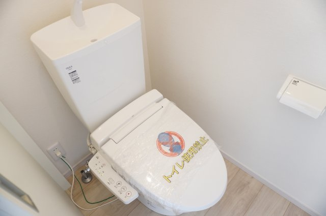 草加市弁天4丁目 新築分譲住宅のトイレ|1階