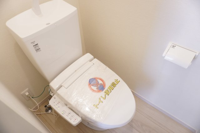 草加市弁天4丁目 新築分譲住宅のトイレ|2階