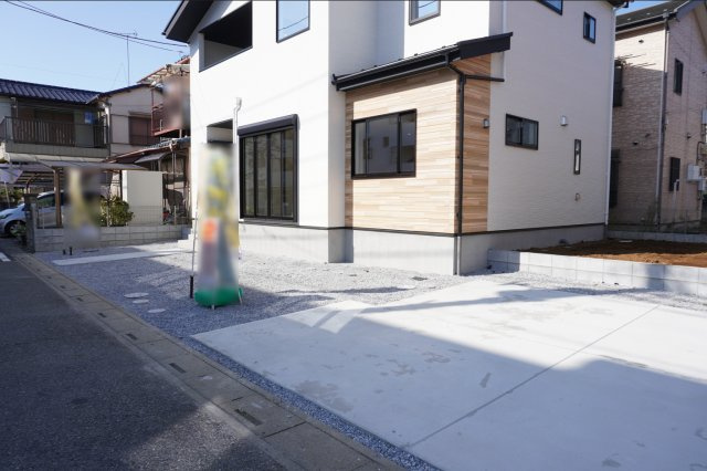 草加市弁天4丁目 新築分譲住宅の駐車場