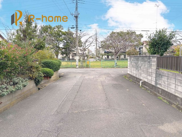 土浦市港町3丁目4期　新築戸建て　1号棟の前面道路含む現地写真|『今から見たい！』大歓迎です♪
お気軽にＲ－ｈomeまでお問い合わせください。