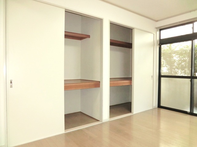 エステートピアＫの収納|☆たっぷり収納・２間分の押入れを設置しています。☆