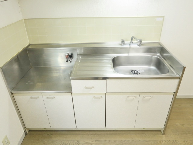 エステートピアＫのキッチン|☆２口ガスコンロ設置可・都市ガス仕様です。☆