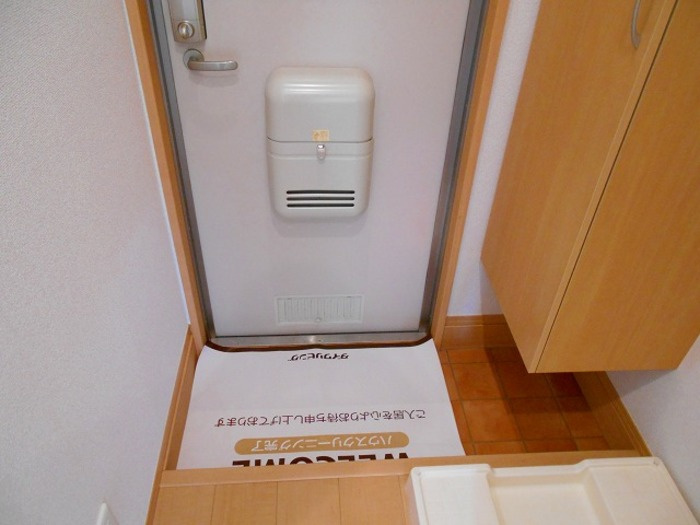 アビデ西新小岩の玄関