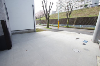【駐車場】 | 【仲介手数料無料！！】稲城市平尾4丁目　新築戸建て（全16棟）16号棟　6580万円