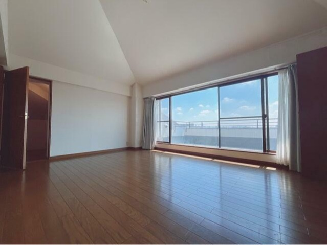 フローレンスパークの内装|明るい色調の室内です