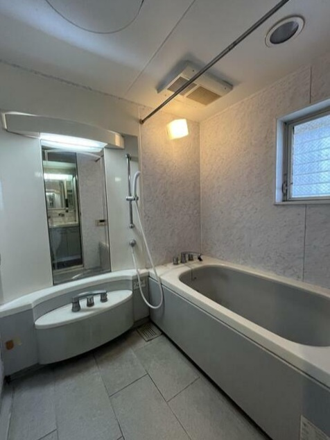 フローレンスパークの浴室|日々の疲れを癒すお風呂付です