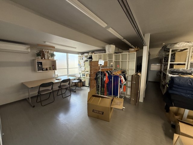 前橋市元総社町　売店舗の内装