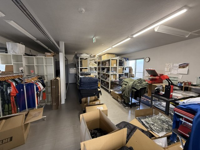 前橋市元総社町　売店舗の内装