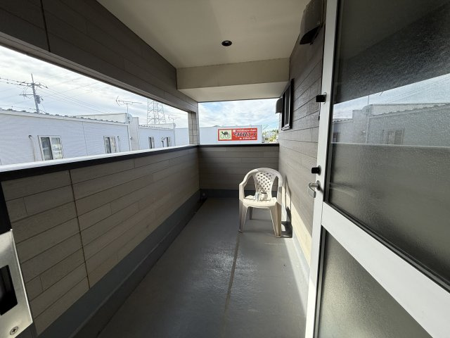 前橋市元総社町　売店舗のバルコニー