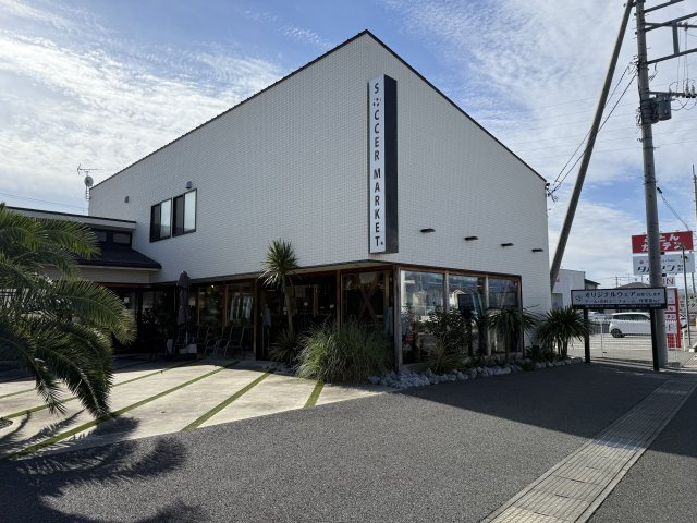 前橋市元総社町　売店舗の外観