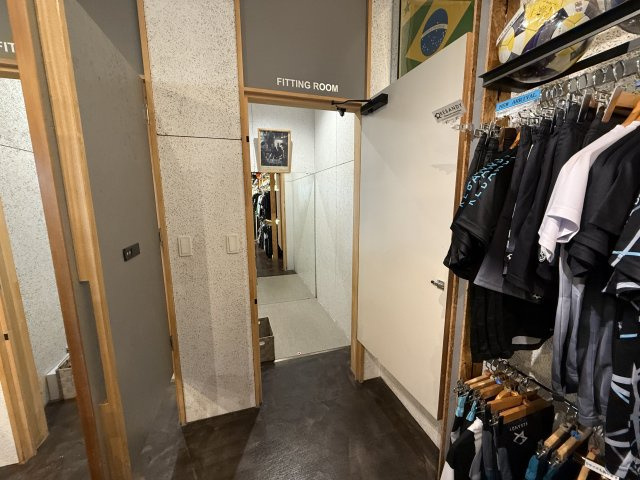 前橋市元総社町　売店舗の内装