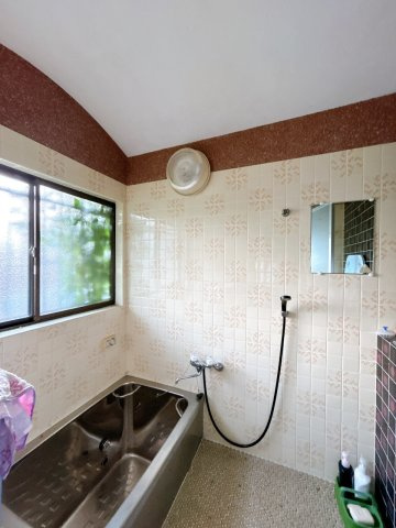 福知山市字天田中古戸建ての浴室