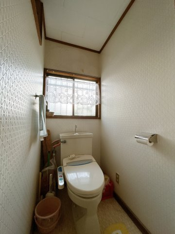 福知山市字天田中古戸建てのトイレ