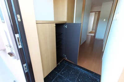 【玄関】 | ジェイシティー広古新開弐番館