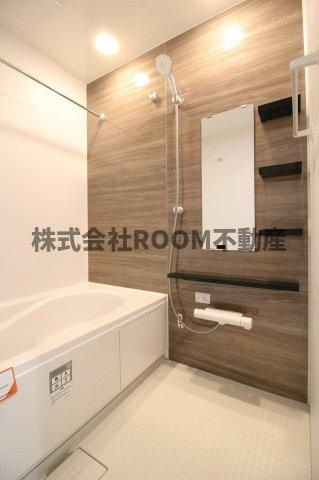 ヴェルデ・ルーチェの浴室|落ち着いた空間のお風呂です