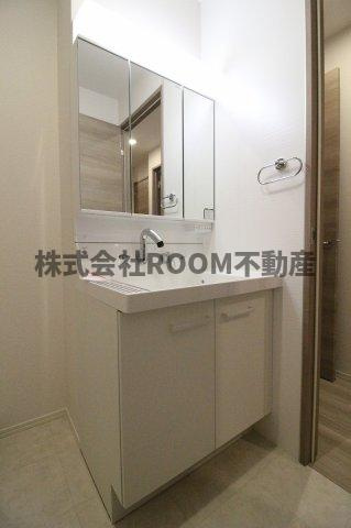 ヴェルデ・ルーチェの独立洗面台|朝の支度にも助かる、独立の洗髪洗面化粧台