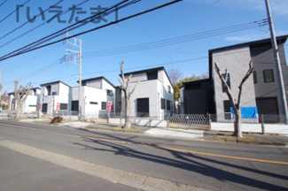 【前面道路含む現地写真】