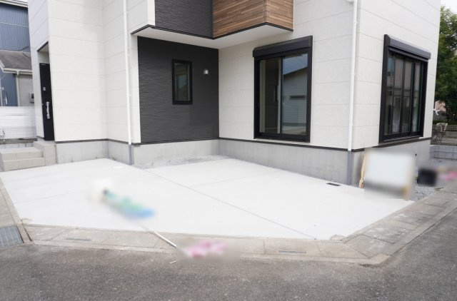 越谷市大字大竹 新築分譲住宅の駐車場