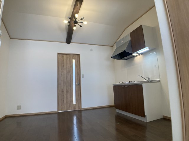 浜添アパートの居間・リビング|お洒落なデザインのリノベーション物件です