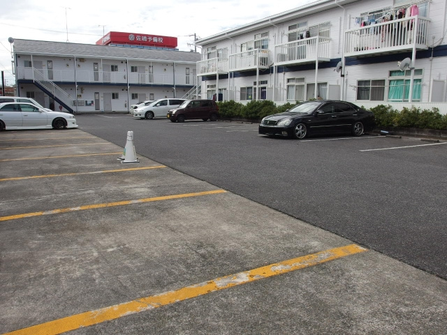コーポ西浦Ⅱの駐車場
