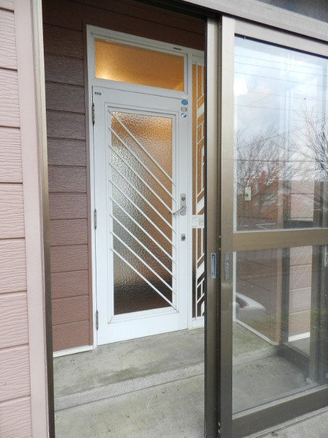 白鳥台２丁目大友借家のエントランス