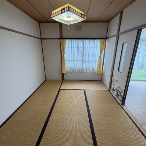 室蘭市白鳥台２丁目21-4APの和室